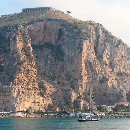 Appartamento Il Giglio Terracina Exteriör bild